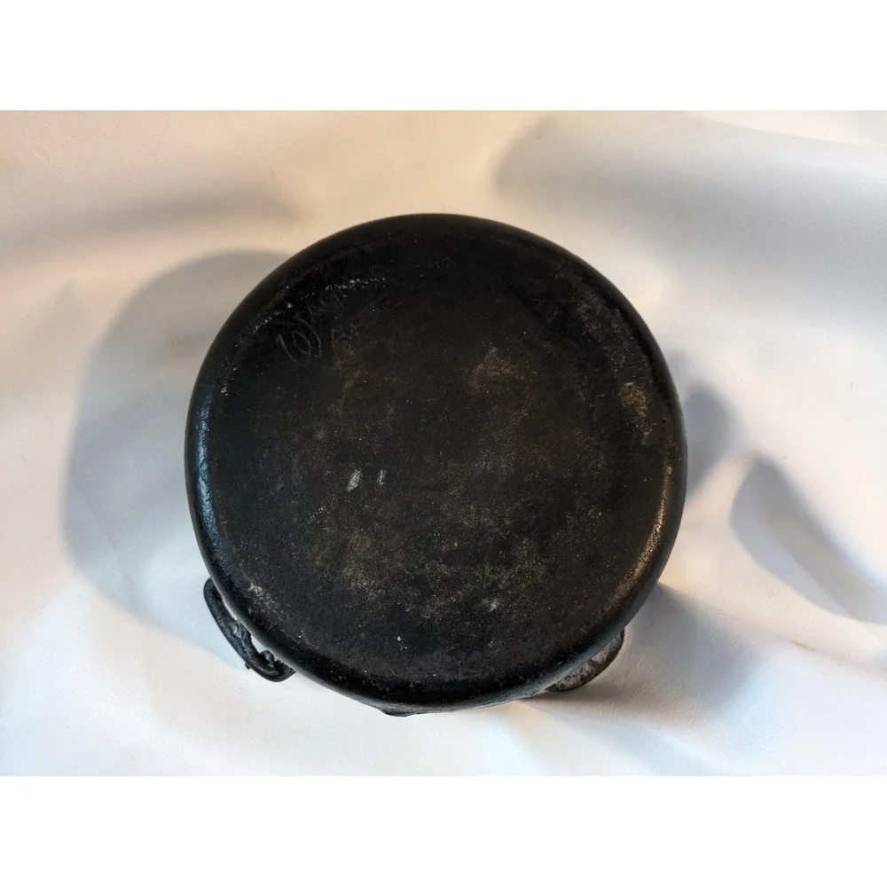 Wagner Ware Cast Iron No 8 Round Roaster 5 Quart Handle USA Post 1963 No Lid